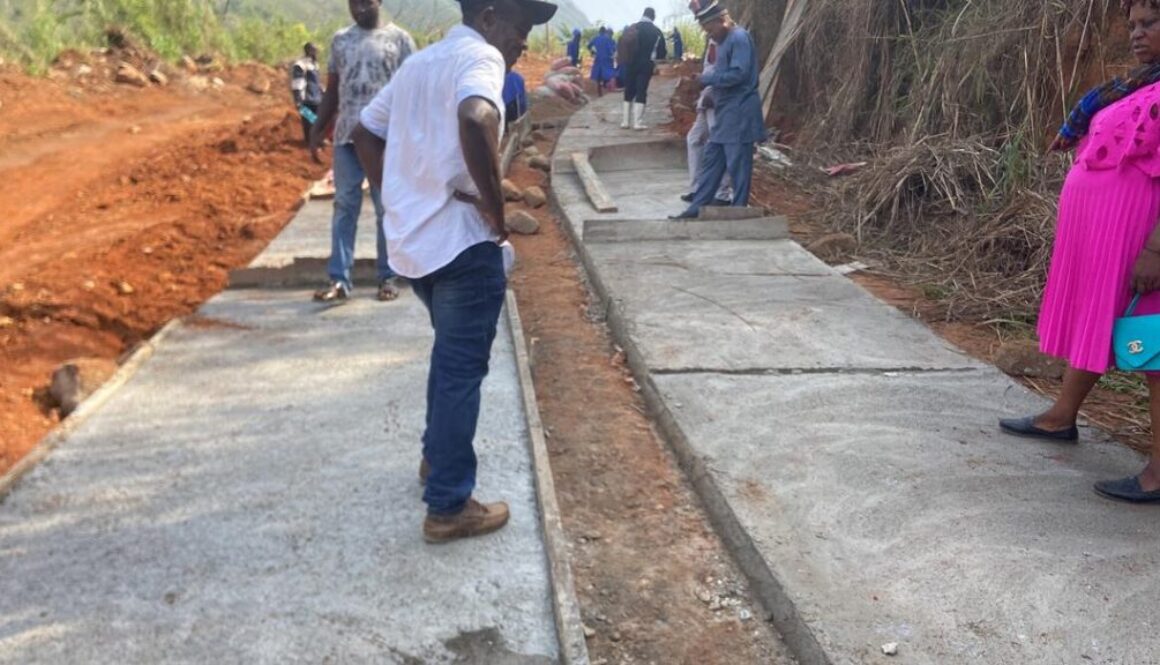Visit to some road works by councillors of ÀNDEK Council.