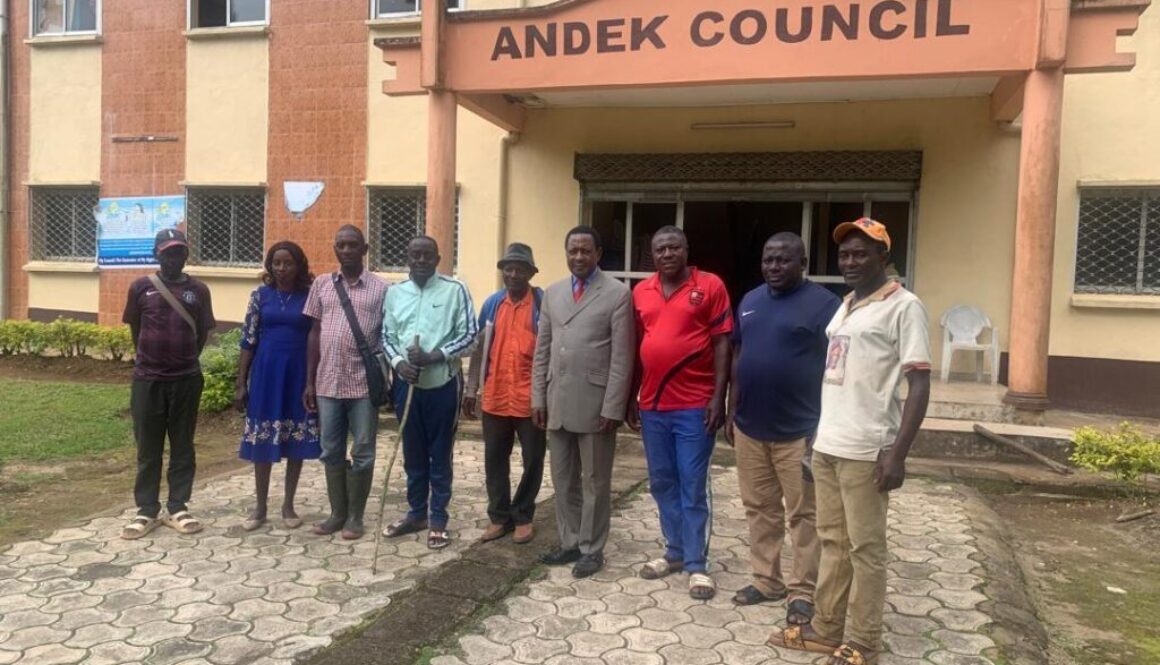 The executive of Mbabum Development Association visits the Mayor of Andek to discuss the possible construction of a new road to link Mbabum to ÀNDEK Town.