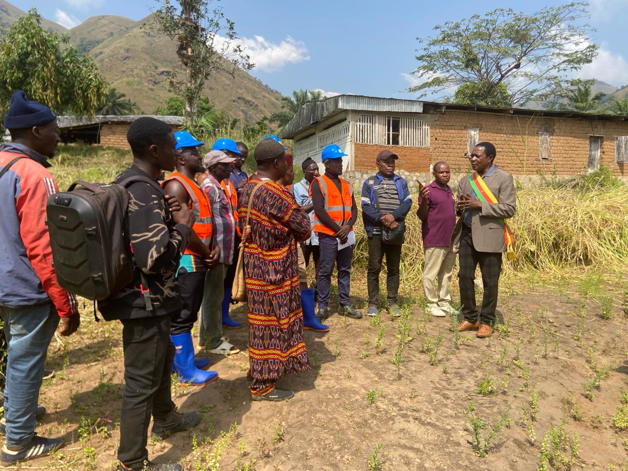 Presentation of the contractors to realize the 3 giant ultra modern markets of TEZE, Andek and TINECHUNG to its people